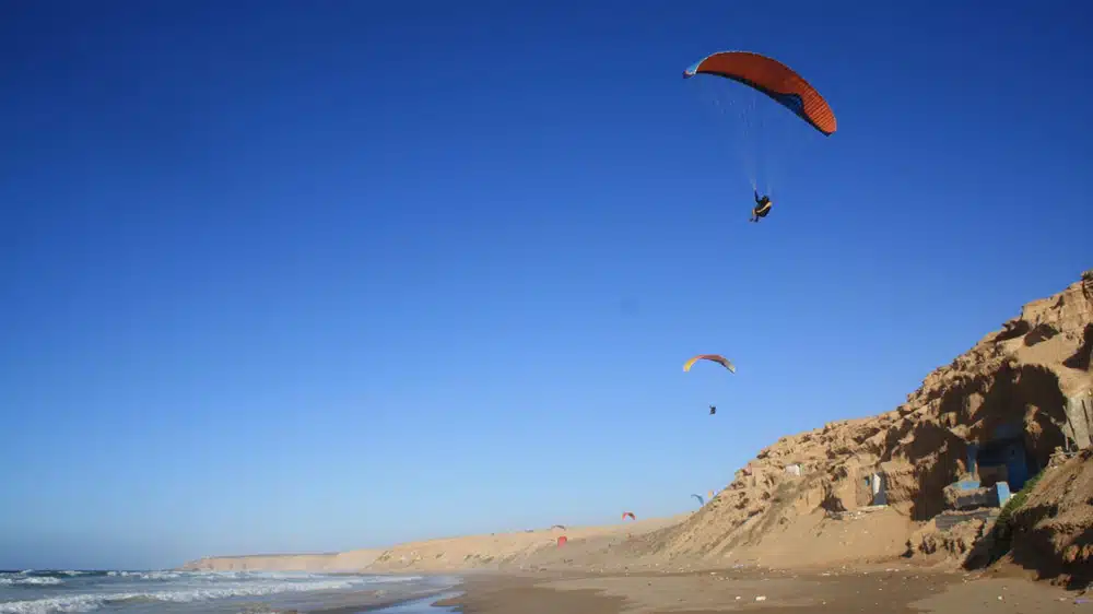 site de parapente daglou beach au Maroc vu de la plage